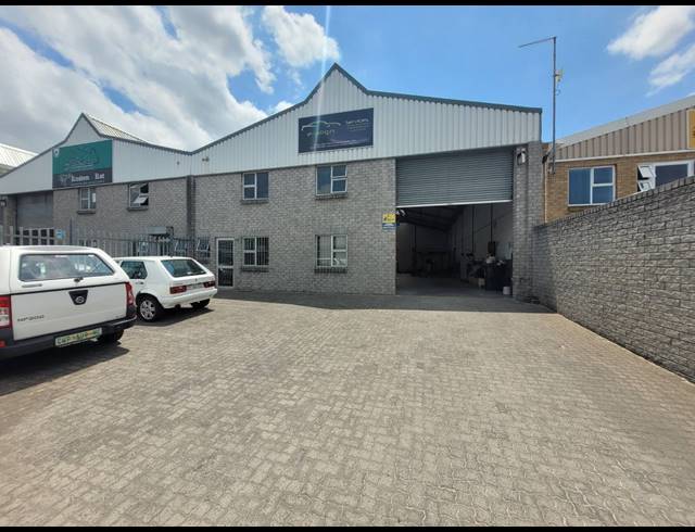 420M² WAREHOUSE TO LET IN STIKLAND INDUSTRIAL